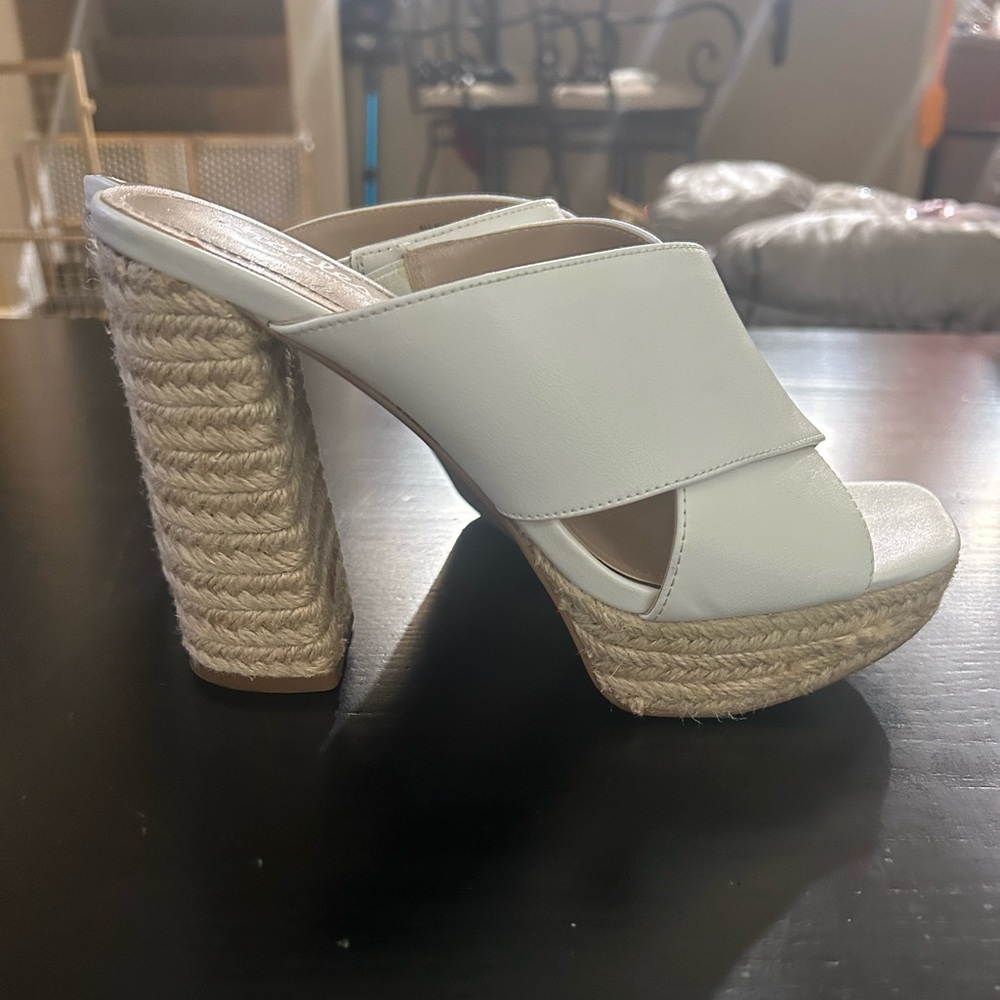 Women’s heel sandals